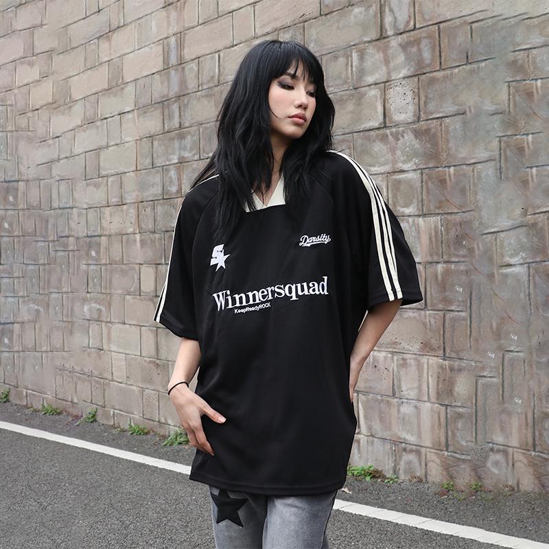Product Introduction of Summer Heavy Embroidery American Retro V-neck Sports Casual Red Jersey Korean Short Sleeve Women's High Street Loose Couple T-shirt Fashion Brand Ins New Half Sleeve Men's Racing Clothes Top Black Basketball Shirt 18