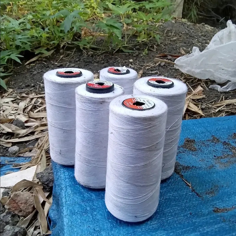 benang jahit warna hitam putih kiloan 5