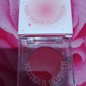 Monochorome Powder Blusher Perona Pipi Matte Long Staya Halus Natural Tahan Lama dan RIngan di Wajah 8112 LA268