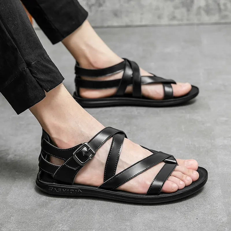 Summer Men’s Beach Leather Designer Slippers Non-slip Mule Luxury Roma Gladiator Sandals Men Shoes Man Casual Flip Flops New Footwear Boy