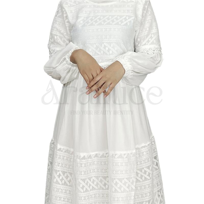 Size Chart UKURAN = LD (lingkar dada) - PB (panjang baju) M = 98-100CM - 138CM L = 102-104CM - 138CM XL = 110-112CM - 138CM XXL = 118-120CM - 138CM Toleransi ukuran 1-2cm / SIZE Gamis Muslim Ceruty Dalaman 3