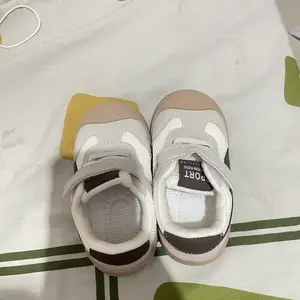 Sepatu olahraga anak-anak baru tiba dengan kualitas bagus dan alas yang lembut