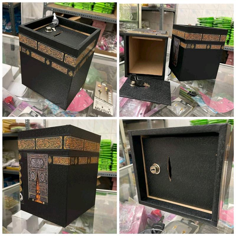 CELENGAN ATAU TABUNGAN ANAK MOTIF KARAKTER + KABAH DI LENGKAPI KUNCI Plastik 4