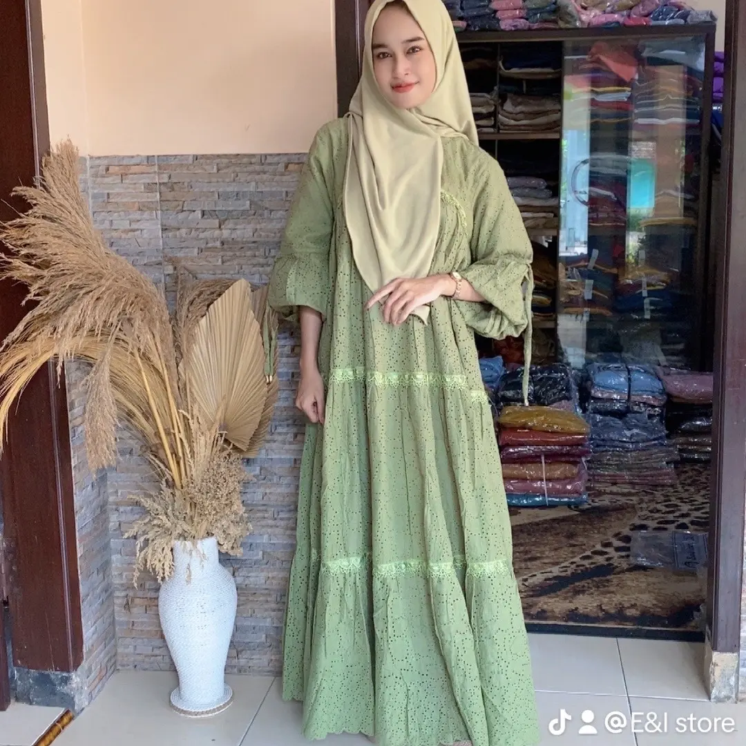 Midi Dress Salvina.ys Ori motif bordir bolong bunga dengan renda