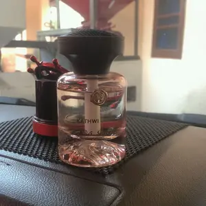 KATHWI Mountain Forest Car Fragrance, No. 5, White Tea, Qud Wood Balm, aroma tahan lama dan menyenangkan, pengharum mobil mewah terbaru 180g