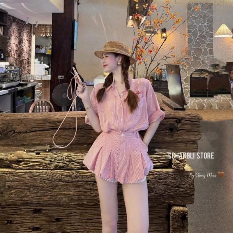 (Kèm Áo Quây Có Cúp ) Set Món Áo Sơ Mi Kẻ Xốp Thêu Chữ  Phối Quần Váy Bí Phồng Chân Ren Sang Chảnh Đi Biển  3 Màu by Hp