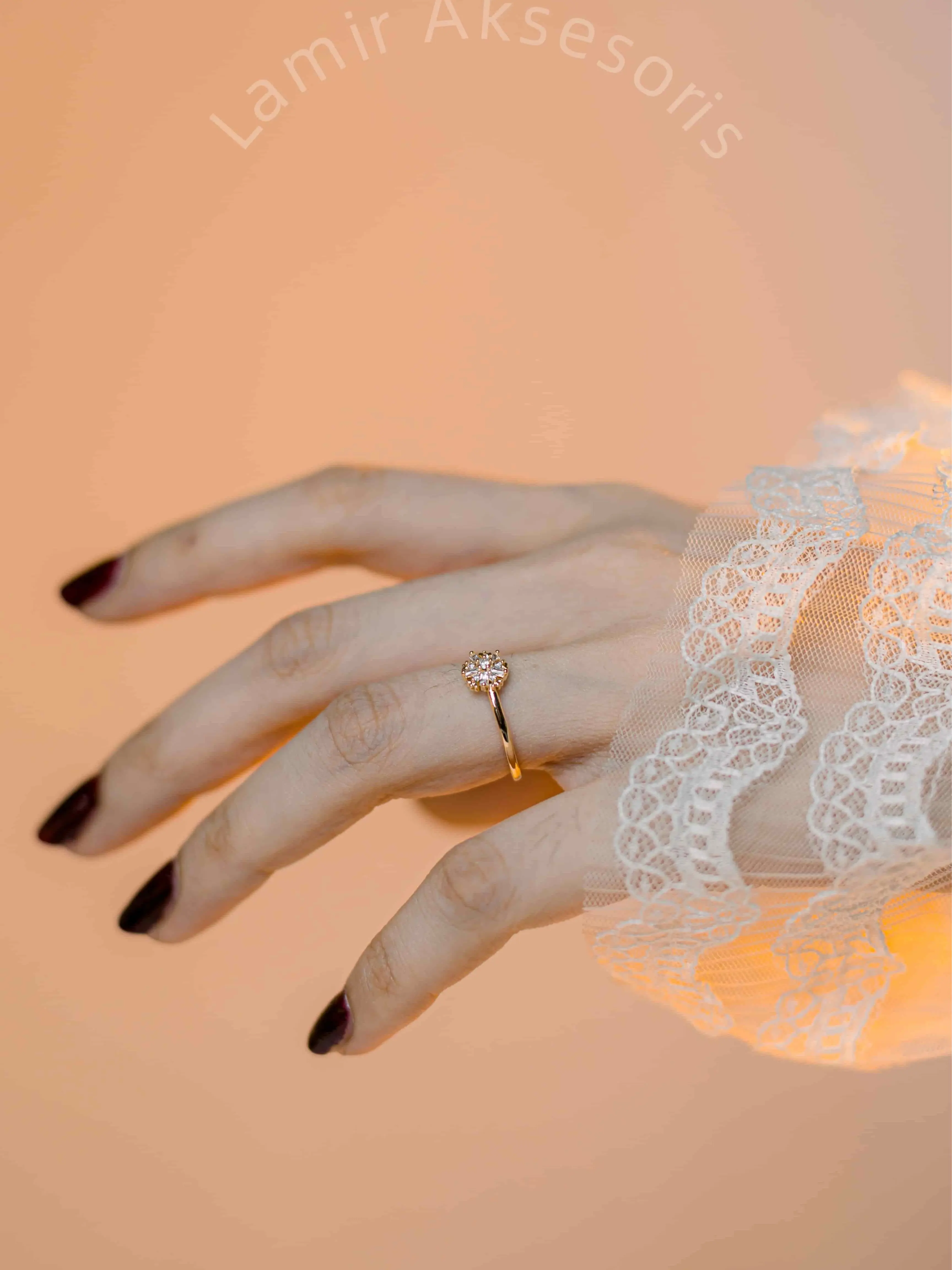 Cincin Berlian Cincin Wanita Cincin Titanium Anti Karat Anti Luntur