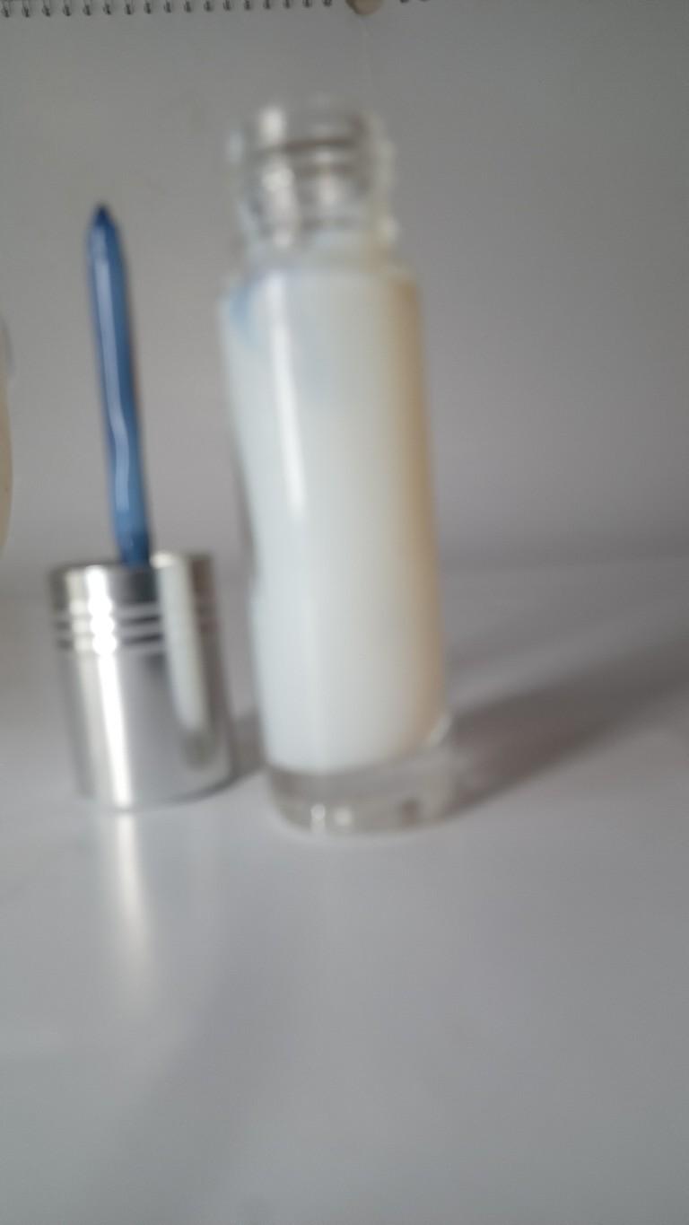 Product Introduction of lem bulu mata premium yang sangat legeet tidak membuat mata perih dan tidak membekas di mata karena menggunakan bahan bahan premium..isi 5 ml.. 3