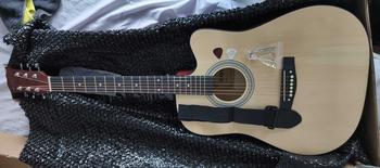 Product Review of Beginner 41 inch acoustic guitar with capo, pick, guitar strap, acoustic guitar, Christmas gift for boyfriend and girlfriend from S**h 1