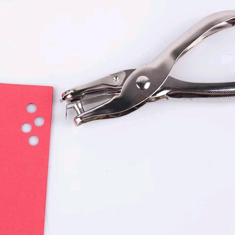 10 PCS GANTUNGAN JUALAN RAK SNACK DAGANGAN CIKI SABUN GANGUNG RENTENG PELUBANG MULTIFUNGSI DISPLAY MAKANAN CLIP STRIP HANGER 8