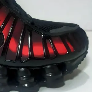 Sepatu Pria dan Wanita Shox TL Thermo Berubah Warna dengan Desain Nyaman dan Tahan Lama