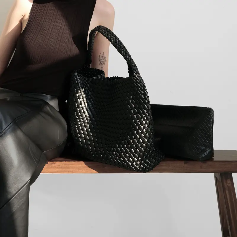 [THE ANIG] Túi đeo vai nữ dệt thủ công DY Nami màu đen 35 x 14 x 33cm 2