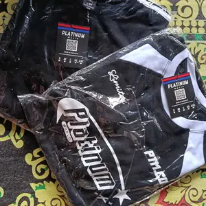 PLATINUM WORLD.ID T-Shirt Baju Kaos List Stripe ST Unisex Pria - Wanita Couple Jumbo M - XXL Catton 24s Premium Quality