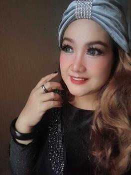 Product Review of Bandana Series - Edhita Bandana Raya Beludru Premium from J**a A** 3