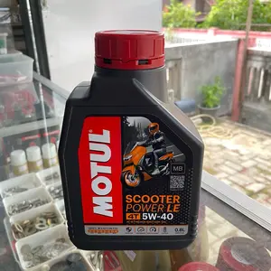 ￼Motul scooter power le 4T 5W-40 800ml