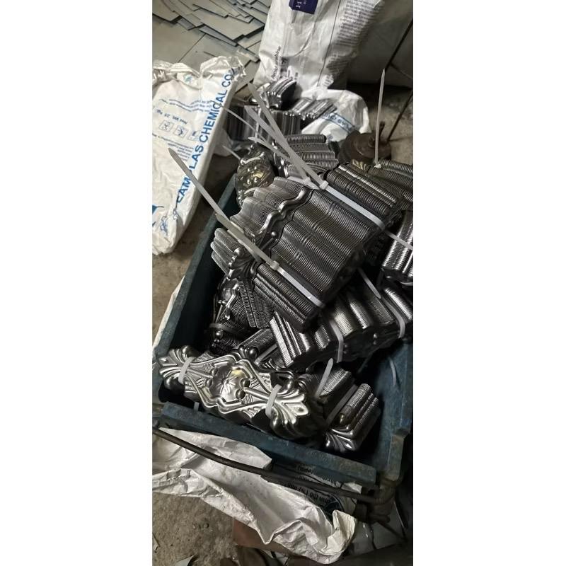 Hoa sắt mỹ thuật ốp cột dài 1