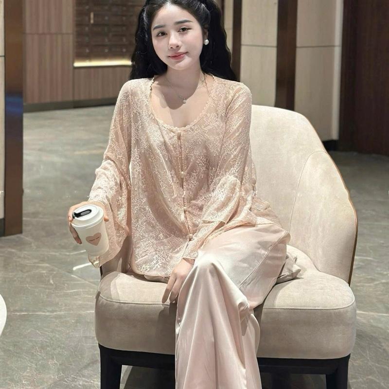   MĐB _Set đồ ngủ 3 món áo 2 dây quần dài áo khoác ren freesize 40-60kg 