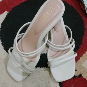 Patris Clara dengan tampilan modis dan nyaman di pakai