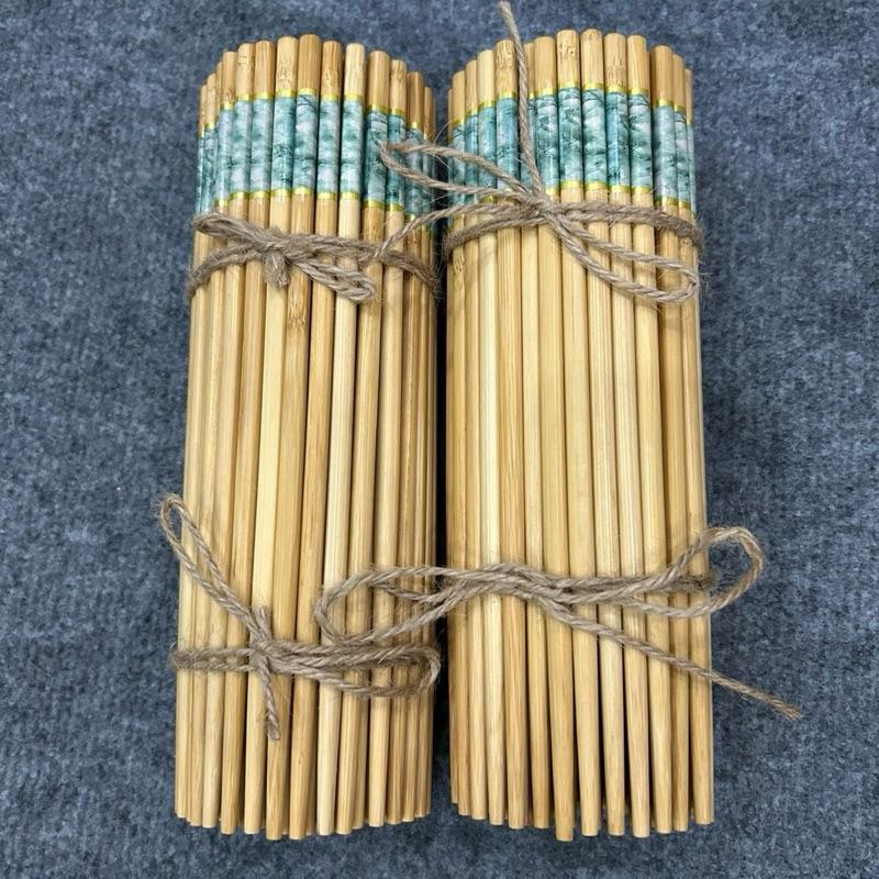 Combo 100 Đôi Đũa Tre Già Có In Hoạ Tiết [ Mẫu Mới Chống Lăn]