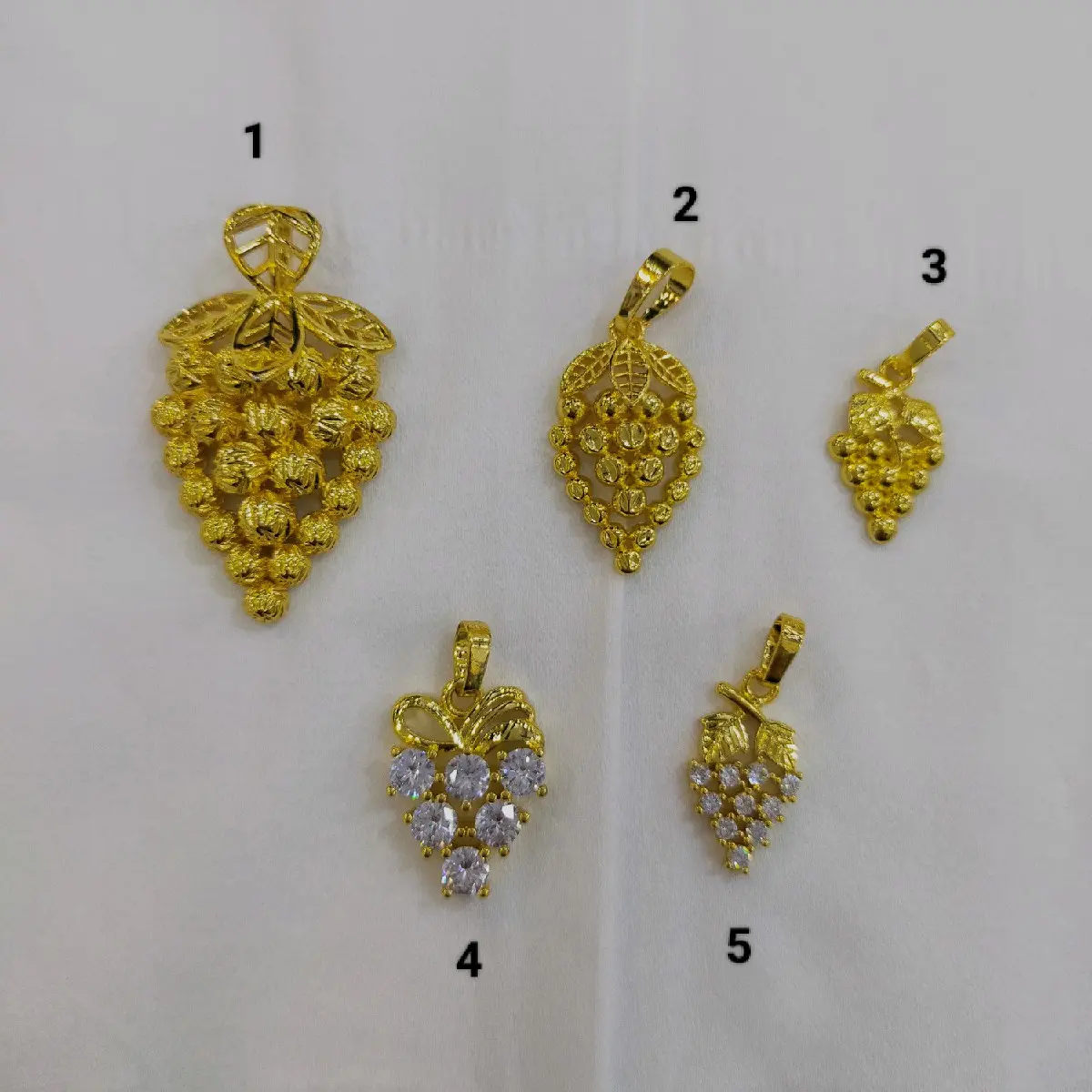liontin variasi anggur azza