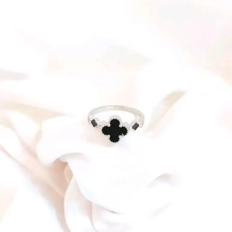 Cincin Wanita Titanium Mahkota Bunga Hitam Aksesoris Rings Model Korea 3
