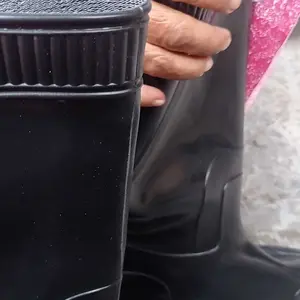 Sepatu boot Pria Hitam Bahan karet Anti Slip Anti Air Tinggi 38 Cm / Sepatu boots karet proyek berkebun bahan pvc anti air