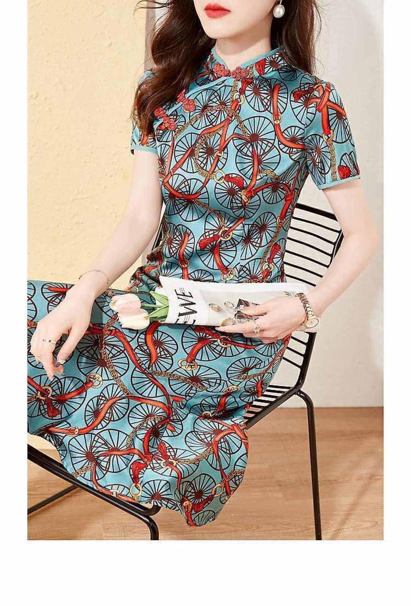 Product Introduction of Modern Cheongsam Dress 2024 Young Style Elegant Daily Style Cut-Bone Cheongsam Summer  New Style Chinese-style Vintage Slim Fit Improved Cheongsam Dress 6