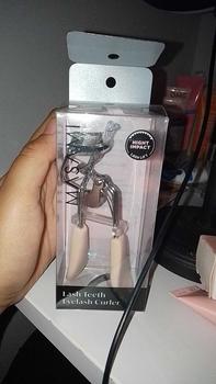 Product Review of Masami Classic Eyelash Curler + Refill / Lash Teeth Eyelash Curler + Refill / Eye Curler / Penjepit Bulu Mata Pelentik Bulu Mata from A**a 0