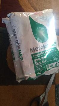 Product Review of PUPUK MEROKE MKP 1 KG KEMASAN PABRIK MONO KALIUM PHOSPHATE HIDROPONIK from u**6 0