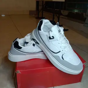 Keeping Sepatu Pria Putih Sneakers Cowok Keren Sekolah Sports Running Shoes Trendy Terbaru Sepatu Olahraga Kuliah Travelling Sepatu Kerja Outdoor Sport KSR116