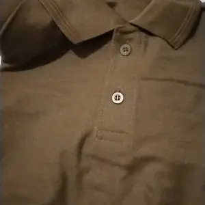 Polo Distro-Kaos kerah pria Polos Bahan pique-kaus polo Warna Coklat sedang Tersedia size M-L-XL-XXL Pendek Dewasa Casual