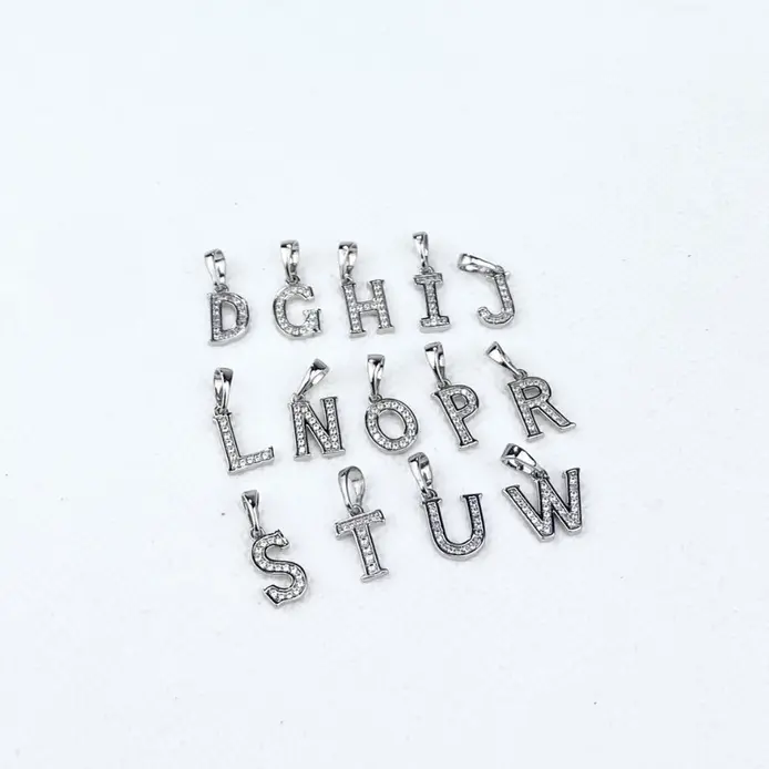 Liontin Huruf ( Tidak Termasuk Kalung )• Liontin saja • Titanity Jewelry