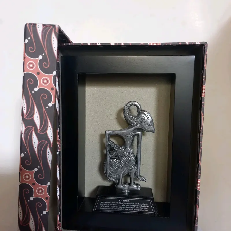 frame wayang mini ukuran 20x14x3cm + souvenir hadiah + bisa ditaruh di meja/lemari dan tempel di dinding 2