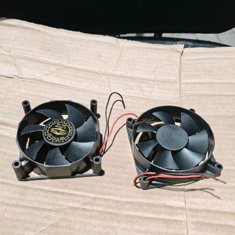 fan kipas 12vdc  8cm×8cm original Amper Random