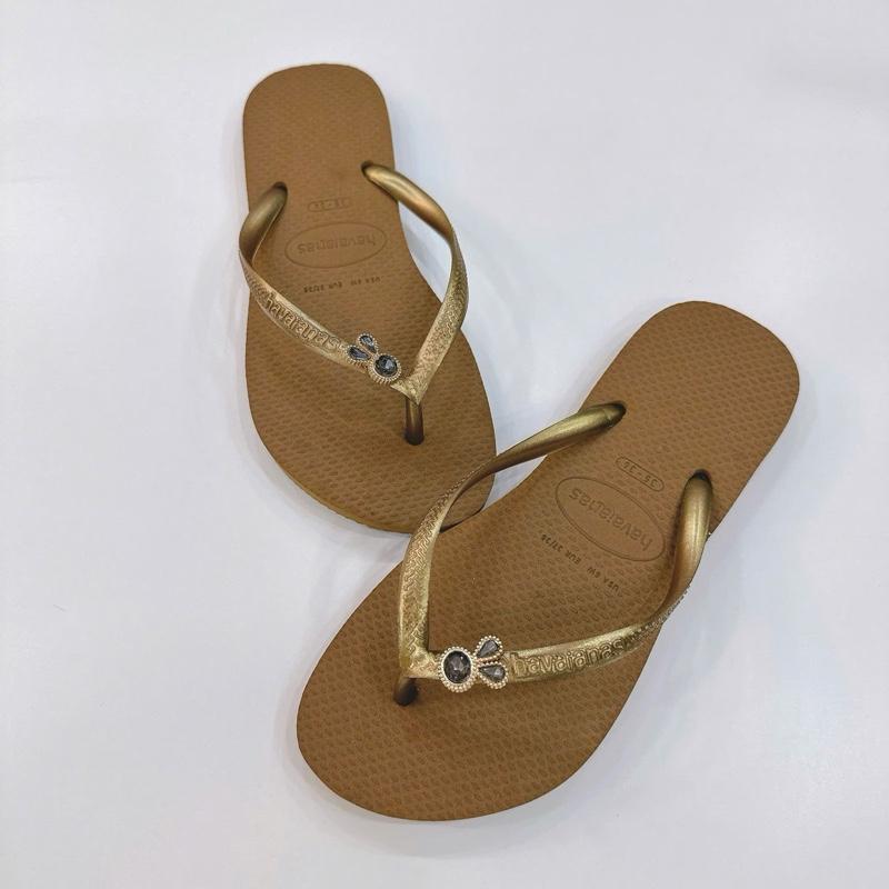 Tổng Hợp Dép Havaianas Nữ Slim Gắn Kèm Charm Thỏ Nhí - Từ Brazil - Cao su non tự nhiên, chống trơn trượt - Thu Hường Havai