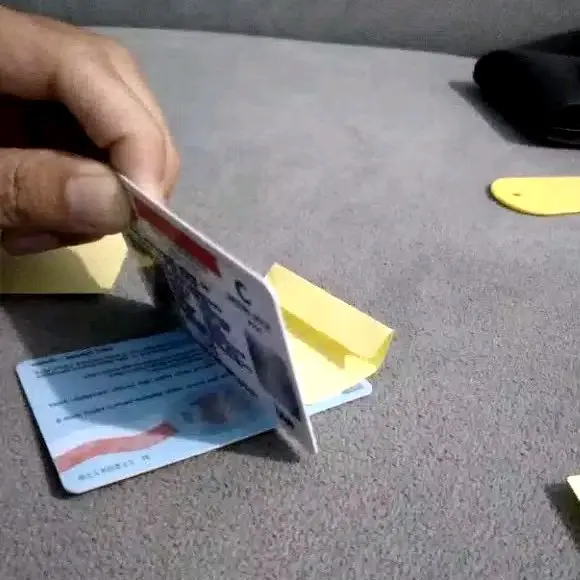 10 Lembar Anti Gores / Laminating Kartu SIM KTP BPJS ATM Serta Kartu Penting Lainnya Paper Stationery