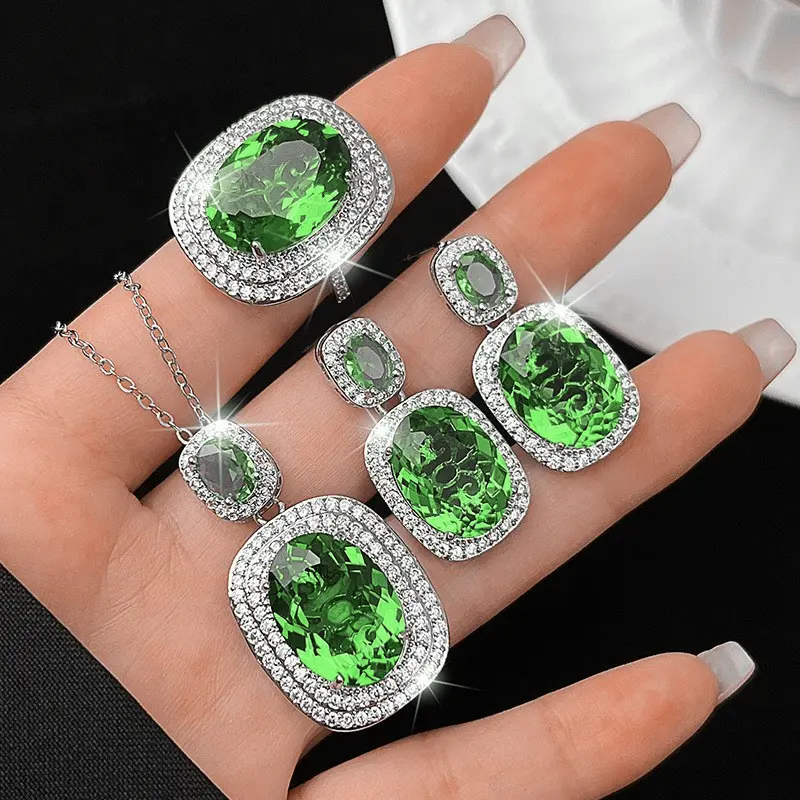 SET PERHIASAN MEWAH 3-IN-1 Kalung Cincin Anting Emerald Green Elegan Pesta Promo Hari Ini dengan Desain Mewah dan Batu Permata Hijau