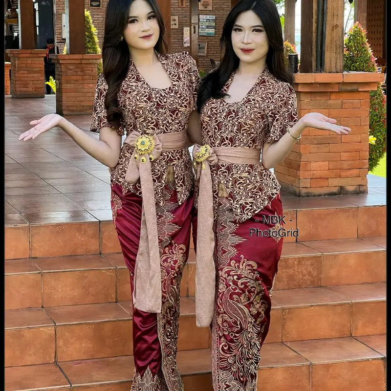 KEBAYA BROKAT ALEXA PANJANG DAN PENDEK 4