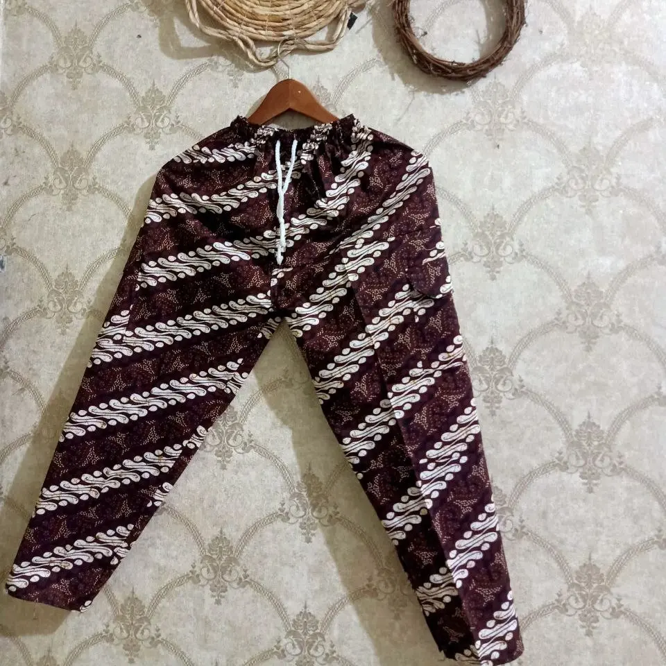 ukuran L bisa pilih warna dan motif juga