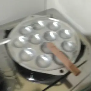 Cetakan Baklor Telur Congkel Takoyaki Cetakan Lubang 12 Free Congkelan Telur Sotil Kuas Kitchenware Aluminium