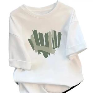 女性用半袖Tシャツ、シンプル落書きハート柄プリント、丸首、ゆったり、純綿カジュアルトップス、丸首、ショルダーストラップ、ゆったりシルエット、通気性、肩落ちデザインプリントTシャツ夏のゆったりタイプ