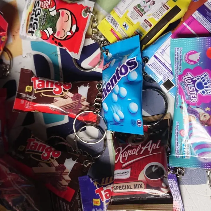 10 PCS GANCI GANTUNGAN KUNCI SOUVENIR LUCU MINIATUR BENTUK SNACK LUCU RANDOM Hadiah Hiasan  gantungan tas Magnet 3