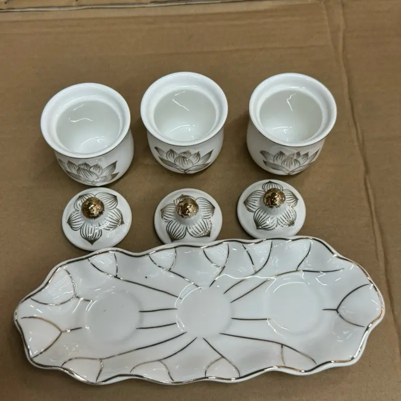 ly nước sen bạch ngọc trưng bàn phật, ông bà 4