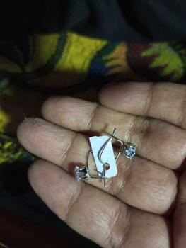 Product Review of ANTING DESY TITANIUM SILVER MOTIF PERMATA ANTI LUNTUR ANTI KARAT Earrings from e**a 1
