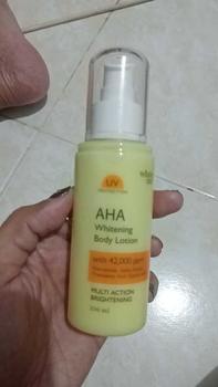 Product Review of [100ml] WHITE INC AHA Body Lotion to Whitening & Moisturising | Hand Body Lotion Pencerah Mencerahkan Melembabkan Sebagai Body Booster |  Arbutin, Glycolic, Niacinamide from E**𝖆 1