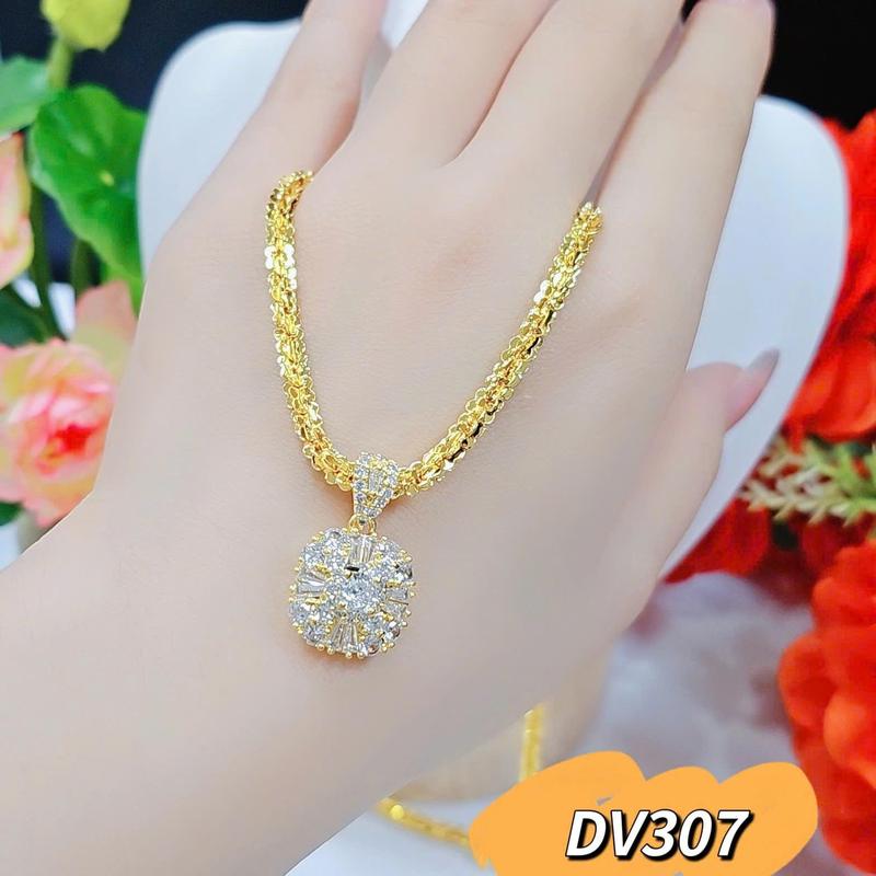 Dây chuyền xoắn hoa mai 2 chỉ phối mặt đá vuông chất Titan bền màu không đen mẫu hot