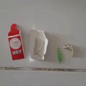 Mesin jahit klasik anti-lompat No.14 dengan jarum anti-lompat + kaki penekan Oxford + satu set tiga bagian kecil berbentuk ikan.