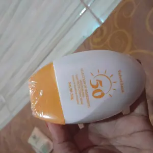 SPF50+ suncreen krim tabir surya pemutih lsolation sunscreen facial refreshing UV50gSunscreen Wajah Sunblock Wajahdan Badan 50g Refreshing Non-GreasySUNBLOCK TABIR SURYA Berminyak Mencerahkan Pencerah Pria Vitamin Aging Facial Niacinamide Perawatan Wanita