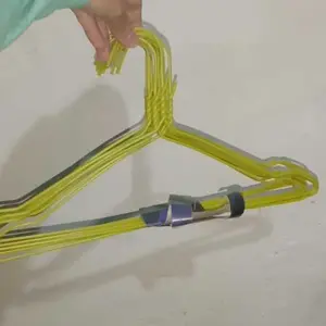 [PROMO HEMAT ISI 50 PCS]Gantungan Baju Besi Warna-warni Anti Karat Hanger Baju Kuat Awet Dilapisi PVC Tebal Panjang 40CM