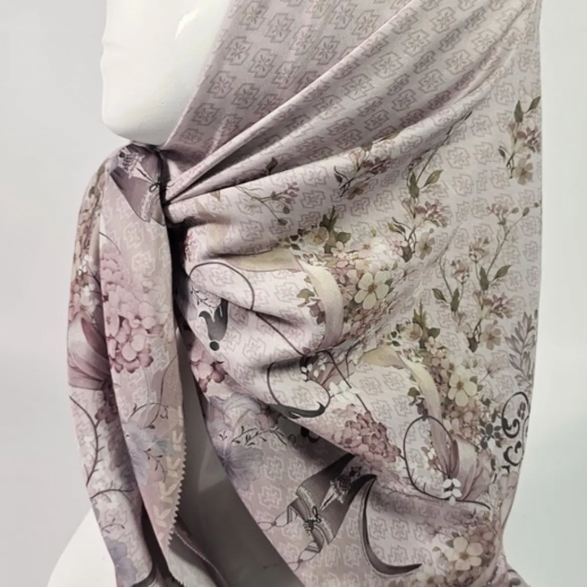Kerudung Segi Empat Azhimah Voal Premium 110x110 Variasi Cream Pink Muslim Square - Cantik, Lembut, Nyaman, Jilbab